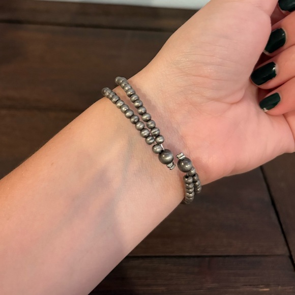 Faux Turquoise Flower Navajo Pearl Bracelet - Picture 3 of 4